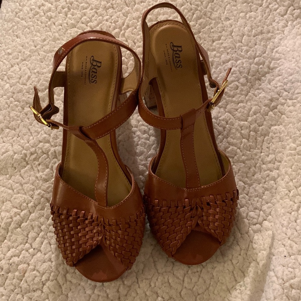 G.H. Bass & Co. Zaney womens cork heel size 8
